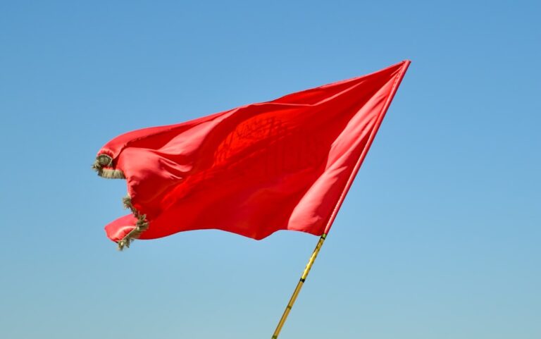 Photo Red flags